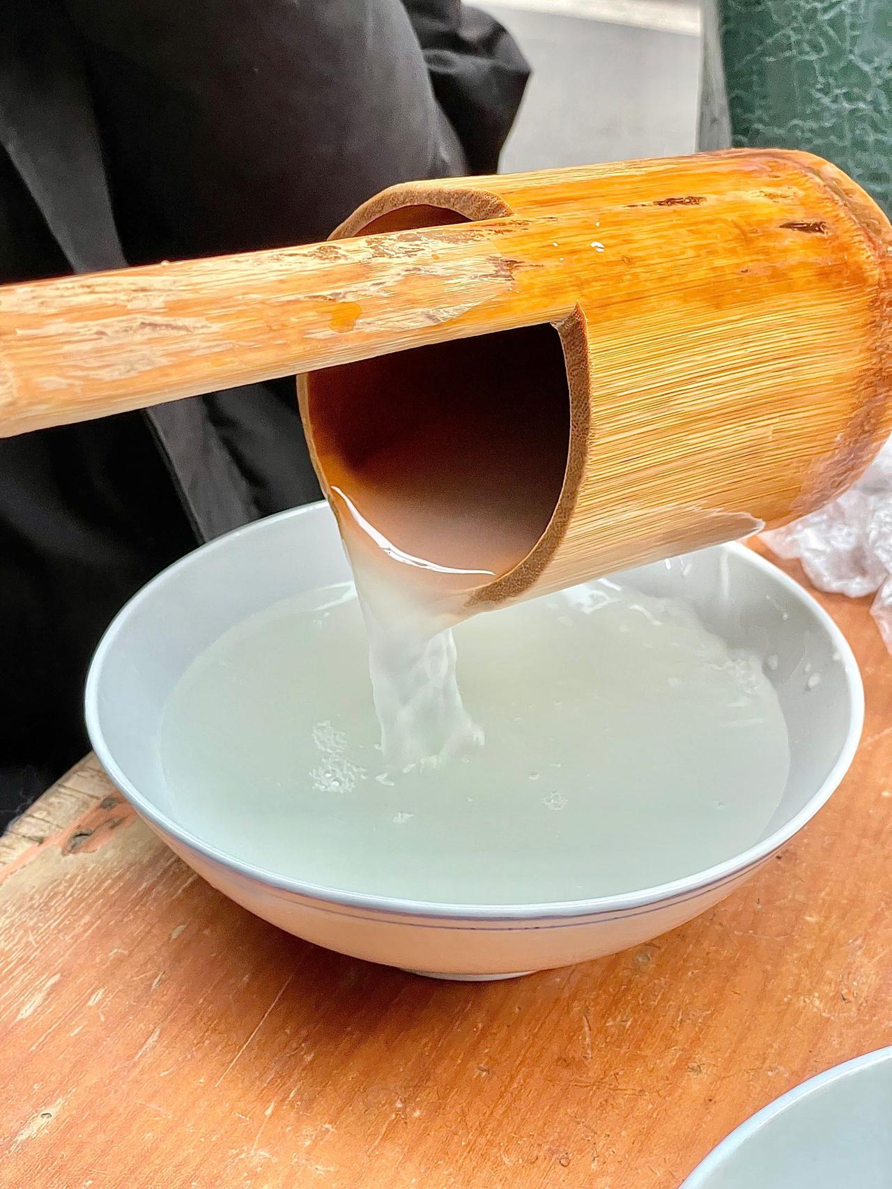 下联：水酒半碗喟世艰。

（图片来自网络）