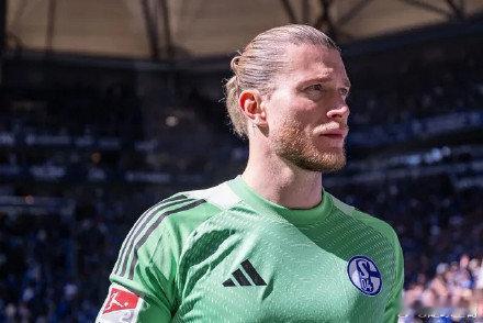 真香定律！卡里乌斯成沙尔克冲甲大腿 俱乐部主动送上续约合同谁能想到，曾经饱受争议