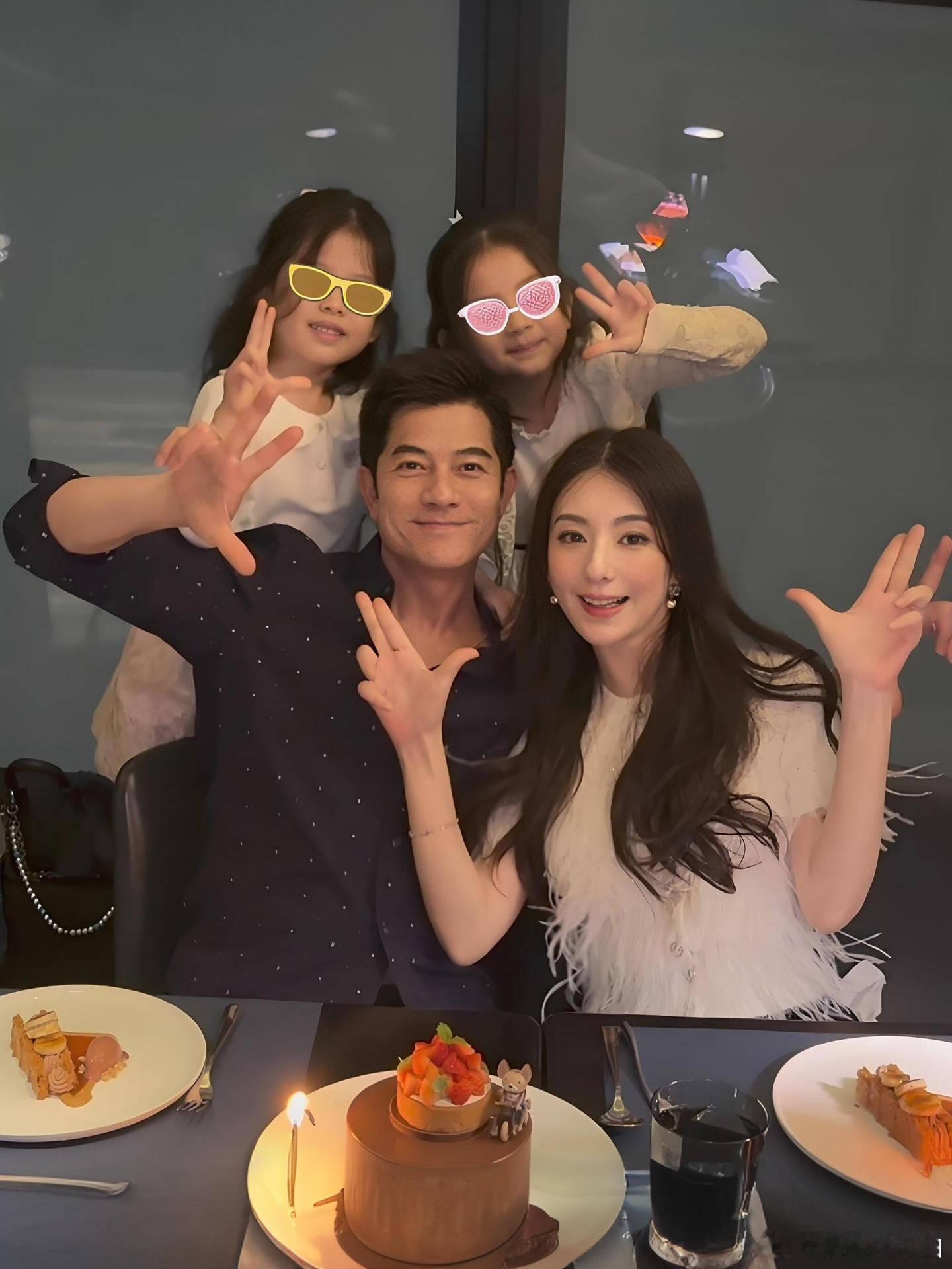 郭富城被问及是否计划追四胎，他延续一贯态度，直言每样东西都顺其自然坐拥三位小公主