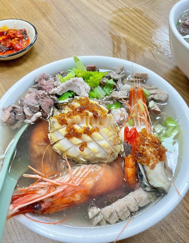 最后一个月：祝我们，多赚钱，少焦虑，常开心，睡好觉，少生气，心态稳、情绪佳、身体