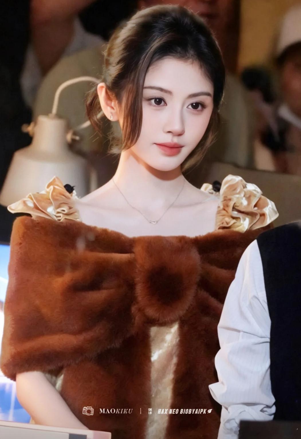 鞠婧祎 jjy 鞠婧祎苏绿夏 “月光下魂牵梦绕 清风拂起我的思念”𝑫𝒓𝒆?