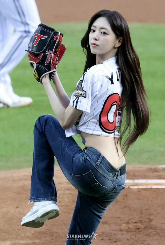 谢谢申有娜 让我见识到短而宽的胯到底有多好看这回事……💥 