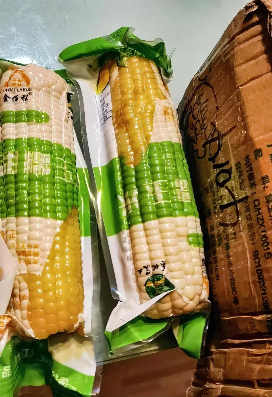 看在辛巴举报三羊公司的情况下，人生第一次在抖音下单辛巴带的东北玉米，10根26.