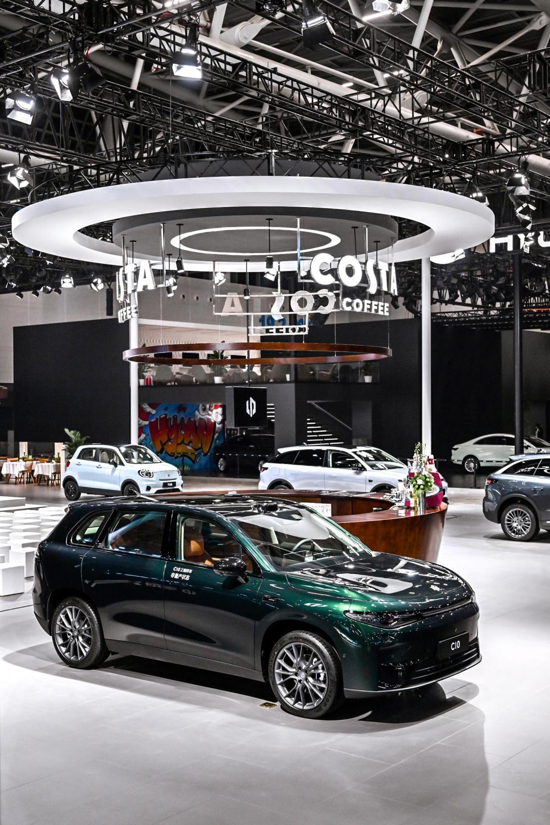 零跑C10亮相广州车展，空间成最大亮点，真是逆天？
 
此前，零跑C10已在慕尼