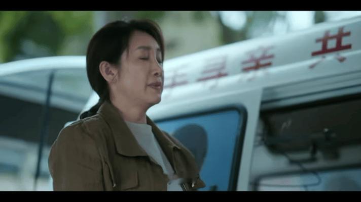 孙俪秦海璐全组飙戏电视剧原地逃离孙俪饰演的马红蕾执念紧绷，秦海璐演绎的陈晓莲隐忍