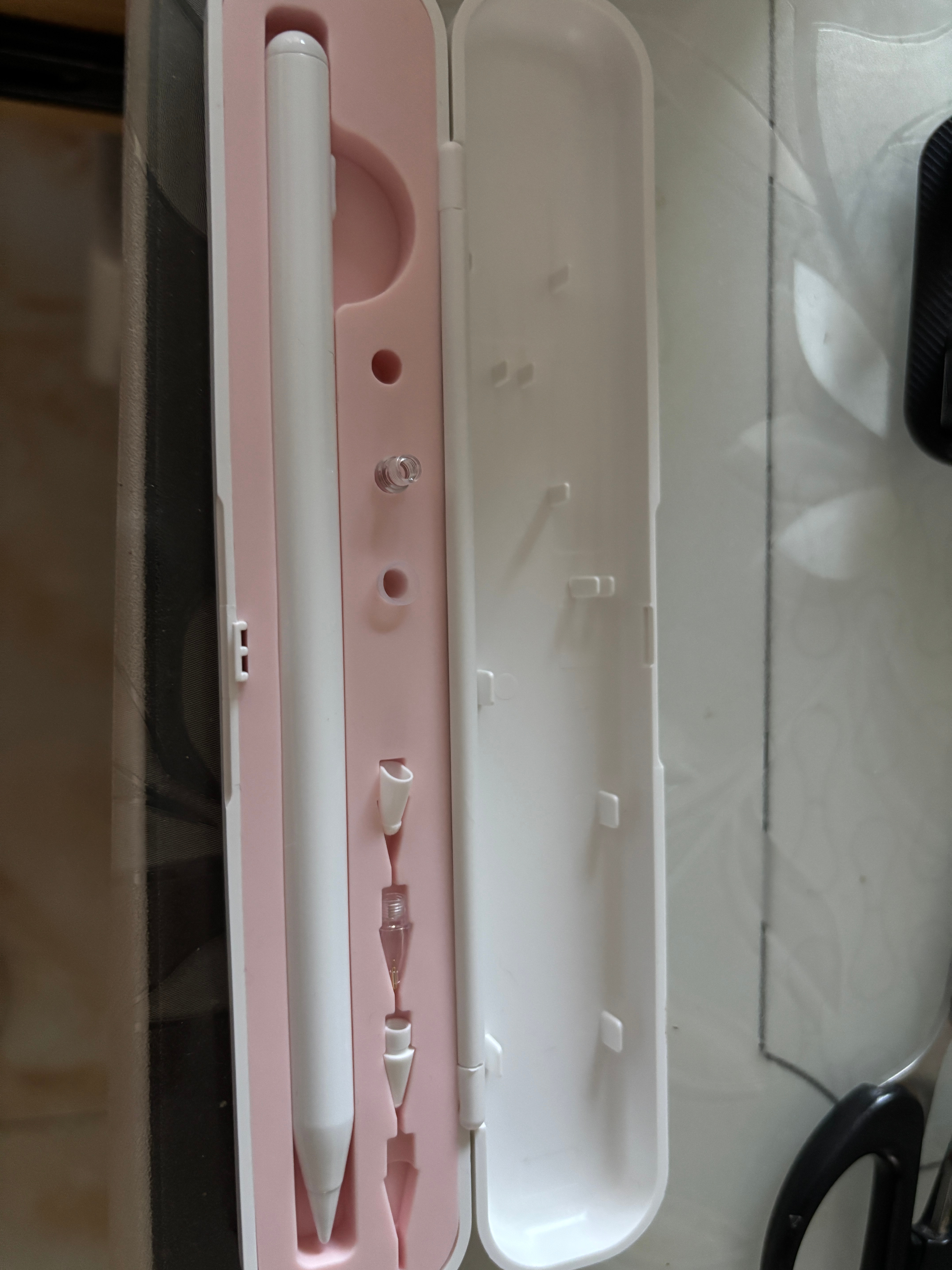 收到小婷送我的笔啦嘿嘿！感谢小婷么么😘