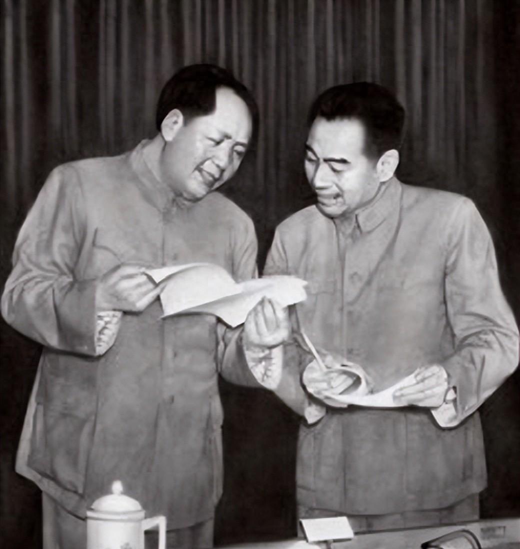 1971年毛主席想引进“的确良”裤子技术，华国锋接到指示后具体是怎么执行的？
1
