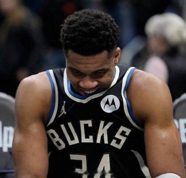 据Chris Mannix报道，多支球队正试图说服雄鹿队等到今年夏天再交易字母哥