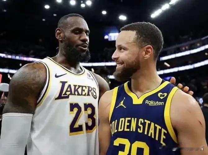 全美直播？还得是詹姆斯！库里！
NBA今日公布了下赛季各支球队的完整版赛程，詹姆