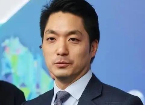 台北市市长、蒋介石的曾孙蒋万安直接把话撂下了！他当着媒体的面斩钉截铁地表示，自己