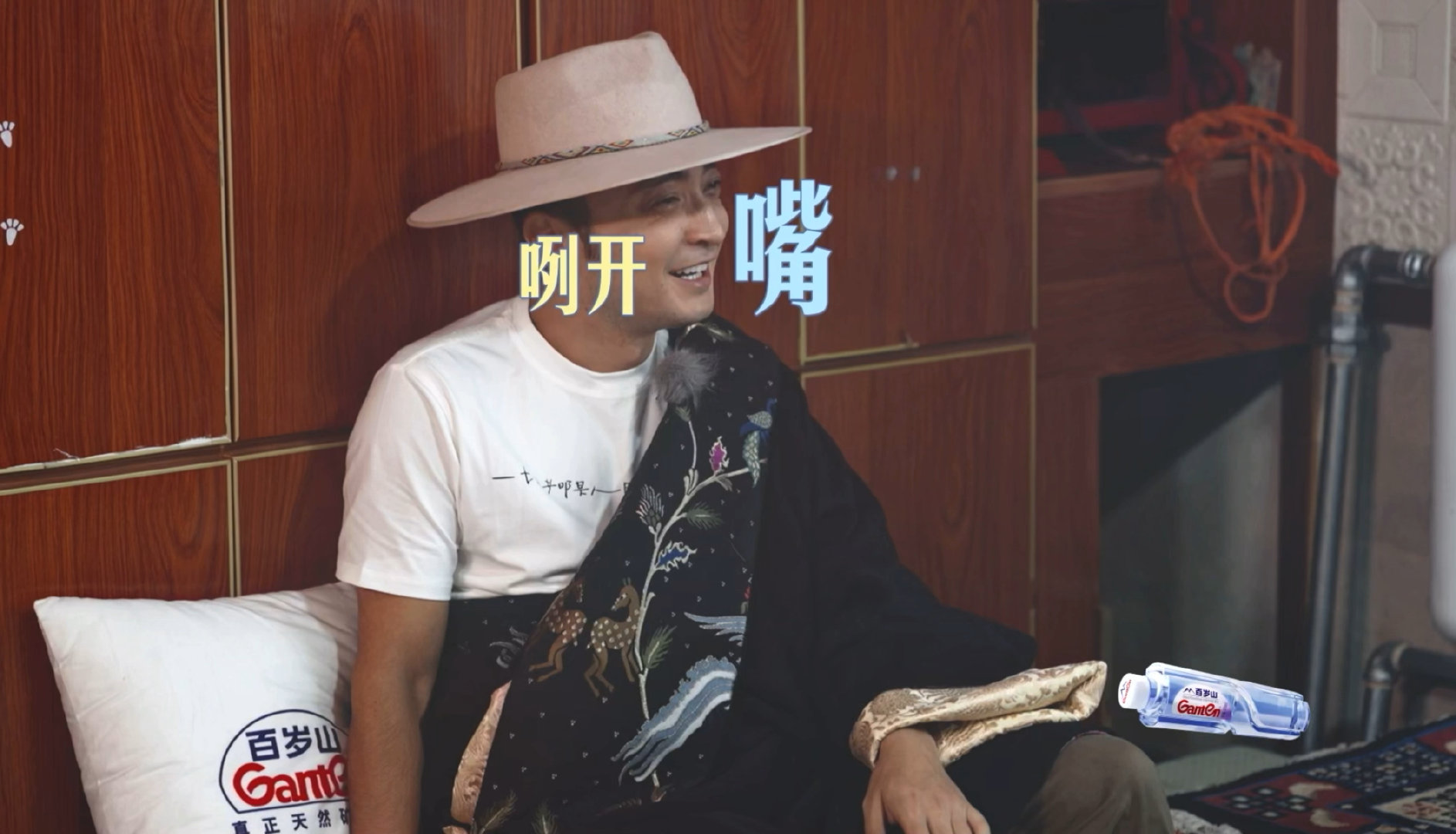 倪萍在节目里哭了一路倪萍夸尼格买提笑得咧开嘴倪萍在节目里哭了一路，真诚往往最打动