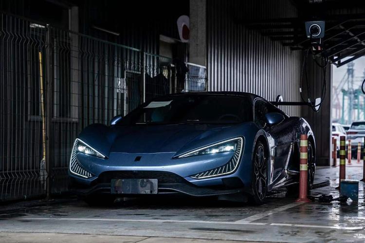 比亚迪仰望汽车近日对外披露，源自易四方平台的电动超跑——仰望U9将在7月开幕的英