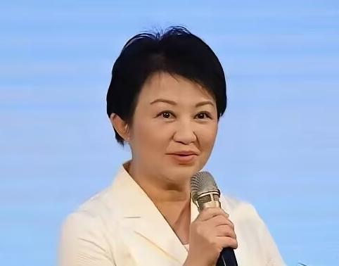 台中市长卢秀燕对外重磅公布。
4月9日这一天，拖了十多年的台中甲埔大道终于正式通