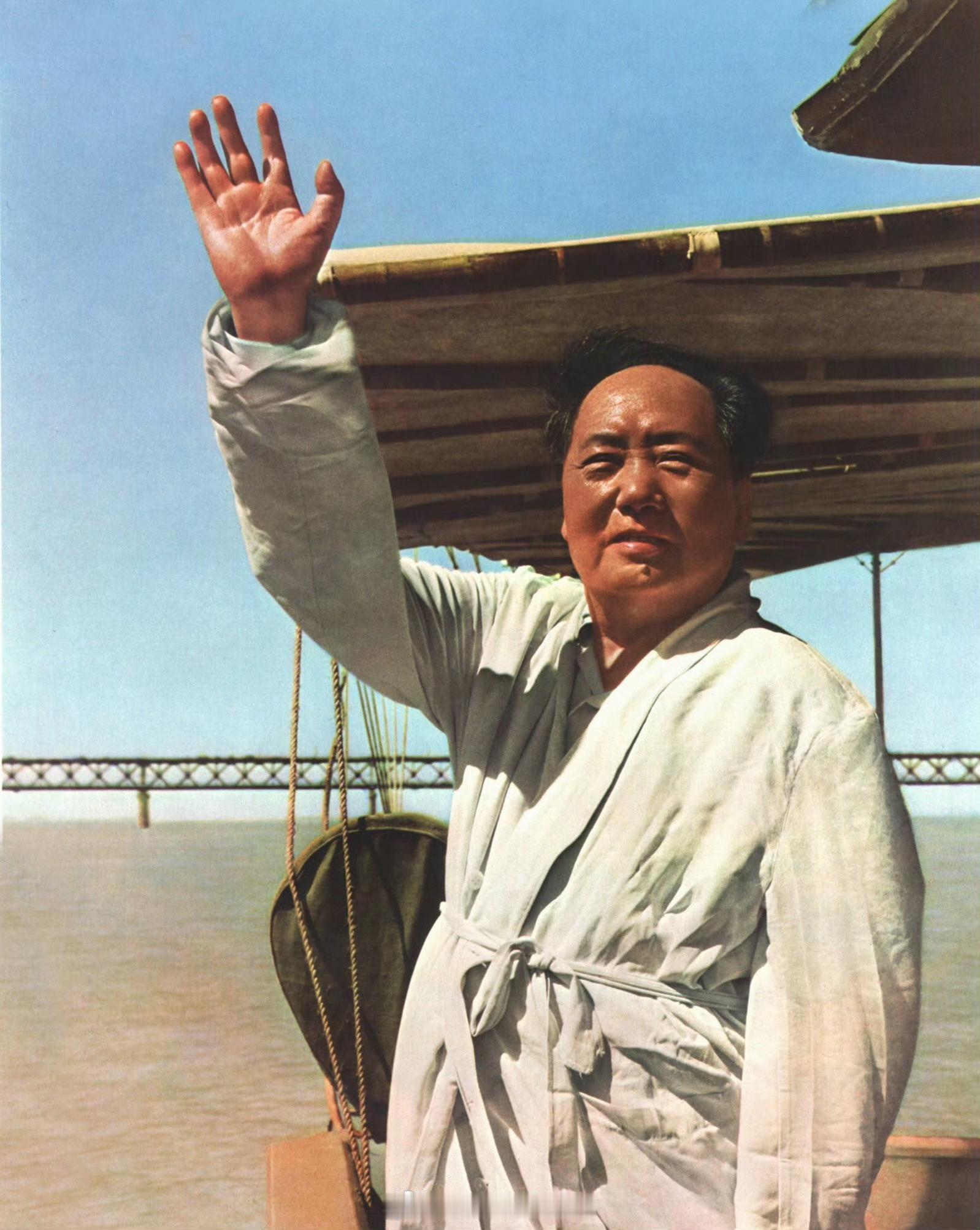 毛主席畅游长江，1966.7.16 网页链接