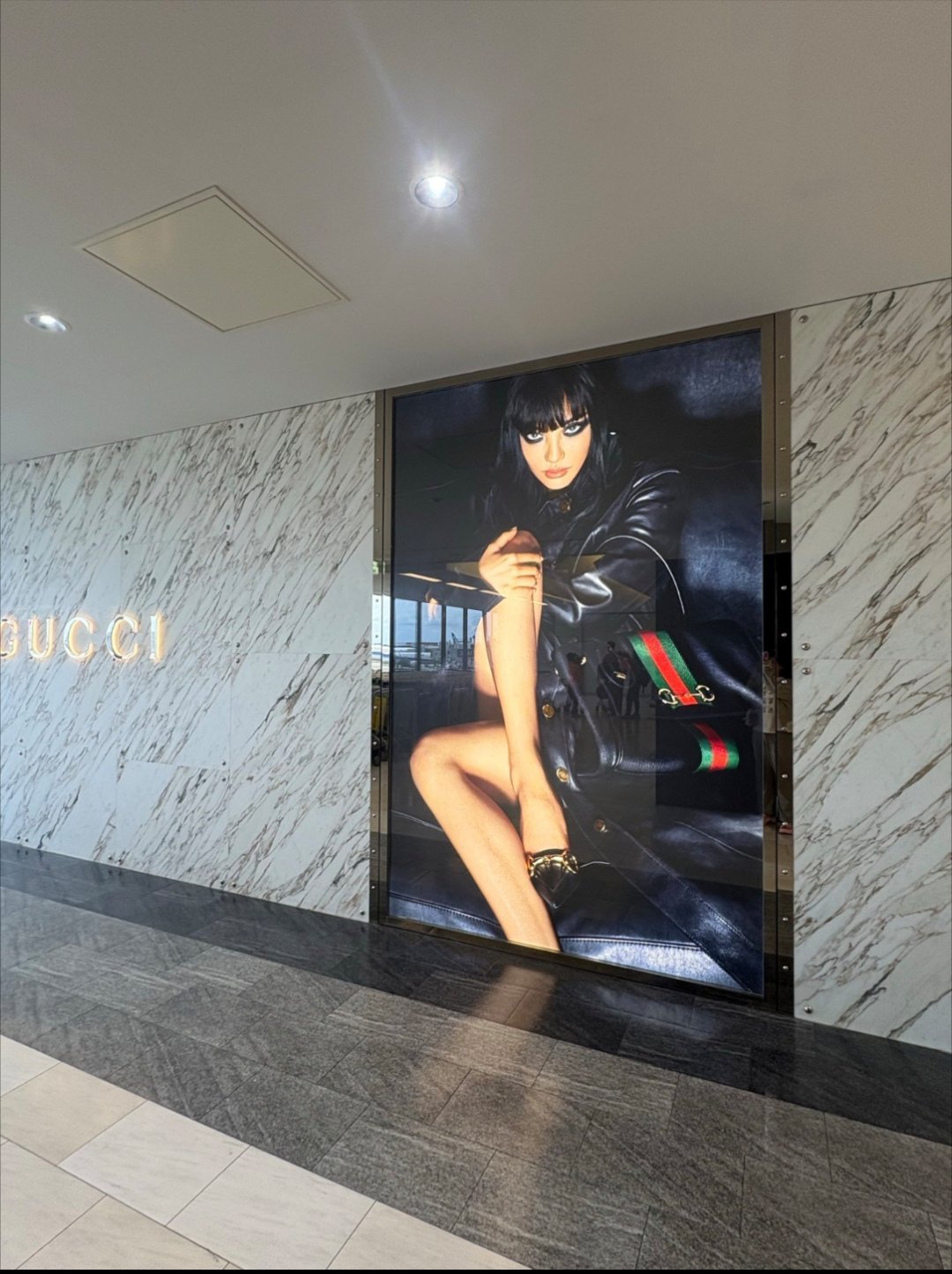 宁艺卓 宁宁Gucci地广新增 日本成田机场 