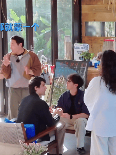 徐志胜在桃花坞聊沈月王鹤棣 尊嘟假嘟啊？王鹤棣综艺之神附体简直离谱！徐志胜和沈月