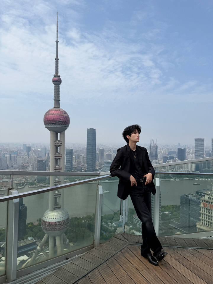 zyr周翊然 zyr青年演员周翊然 大长腿
