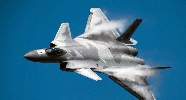 任何一个国家的四代机都可以击落中国的五代机歼20，而美国不但找到了歼20的弱点，