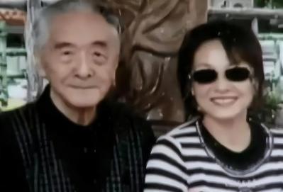 1988年，台湾老兵携妻女回家看望原配妻子，谁料原配妻子在看到他后，竟然直接打开