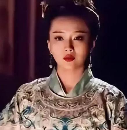 42岁明朝老皇帝临幸19岁宫女后，冷冷告诫：“你绝不能生下龙子，不然必死无疑！”
