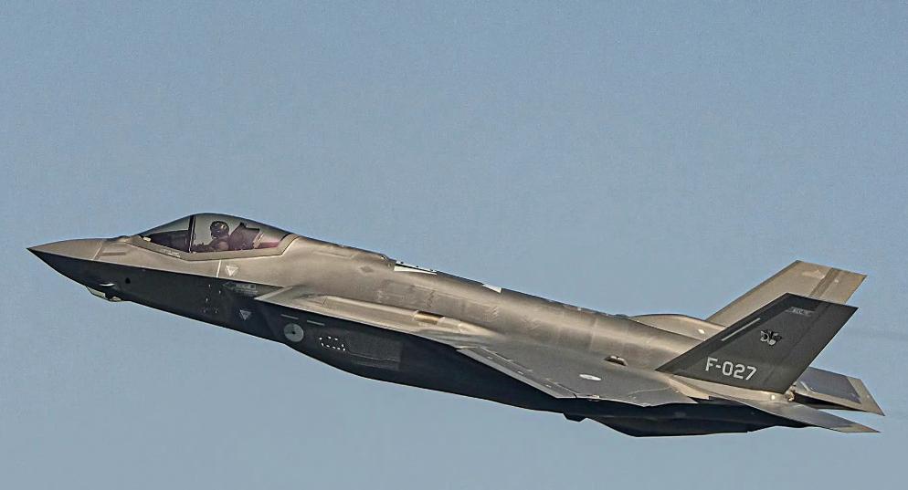 近日，一条关于澳大利亚空军F-35关键零部件在跨太平洋运输途中离奇失联的消息，在