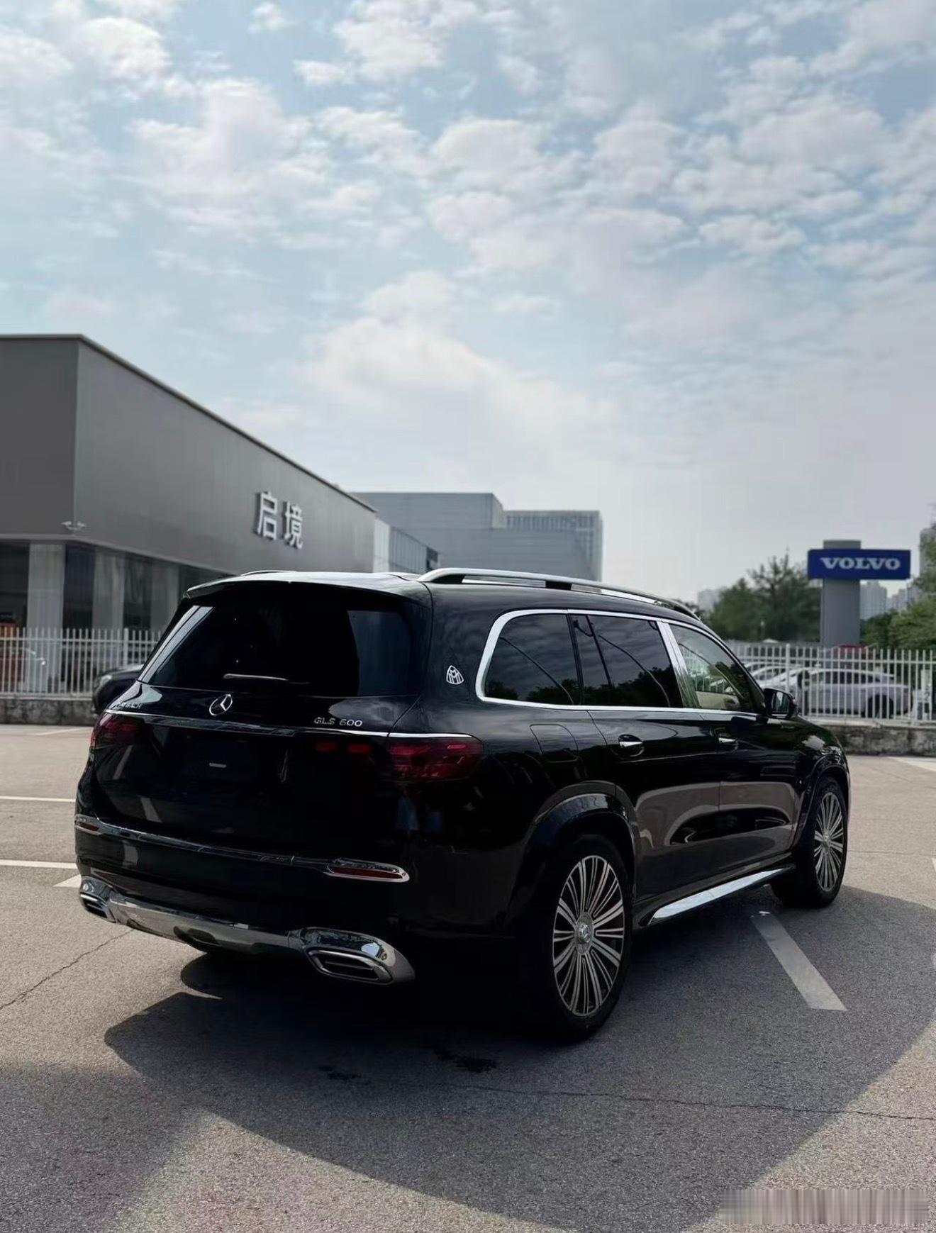 奔驰GLS600 迈巴赫 这台车更换过一个传感器指导价248.8万现在含豪车税 