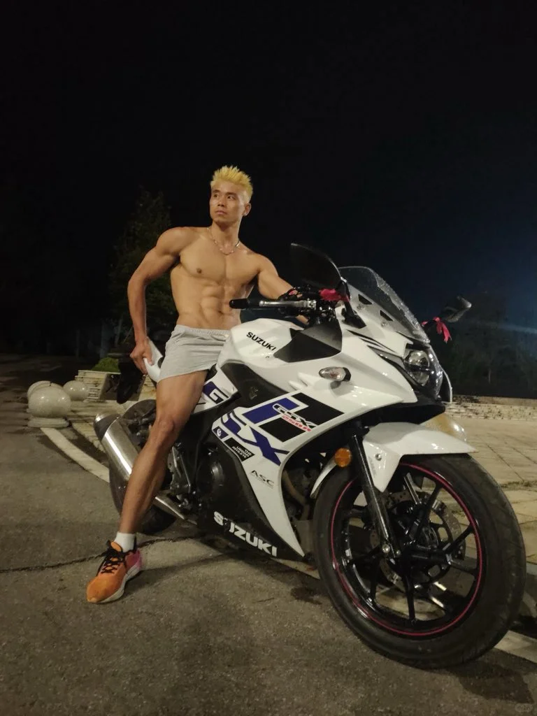 新车新发色！我叫金毛飞🤣🤣🤣