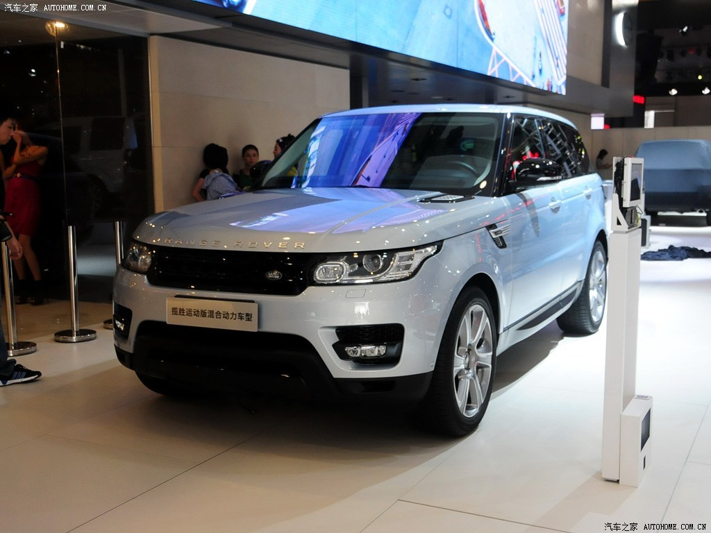 在2015年，路虎揽胜运动版新增一款混合动力型号，名叫3.0 SD V6 Hyb