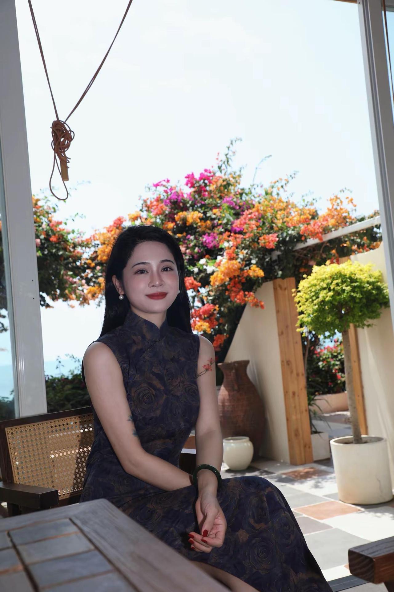 一旦勇敢 就会无限自由。旗袍