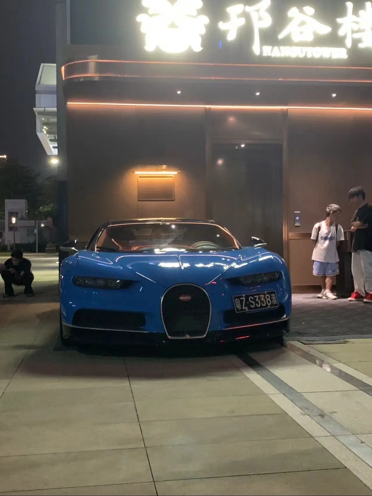 恭喜小小酷喜提布加迪Chiron，这是多少人的梦想啊！
