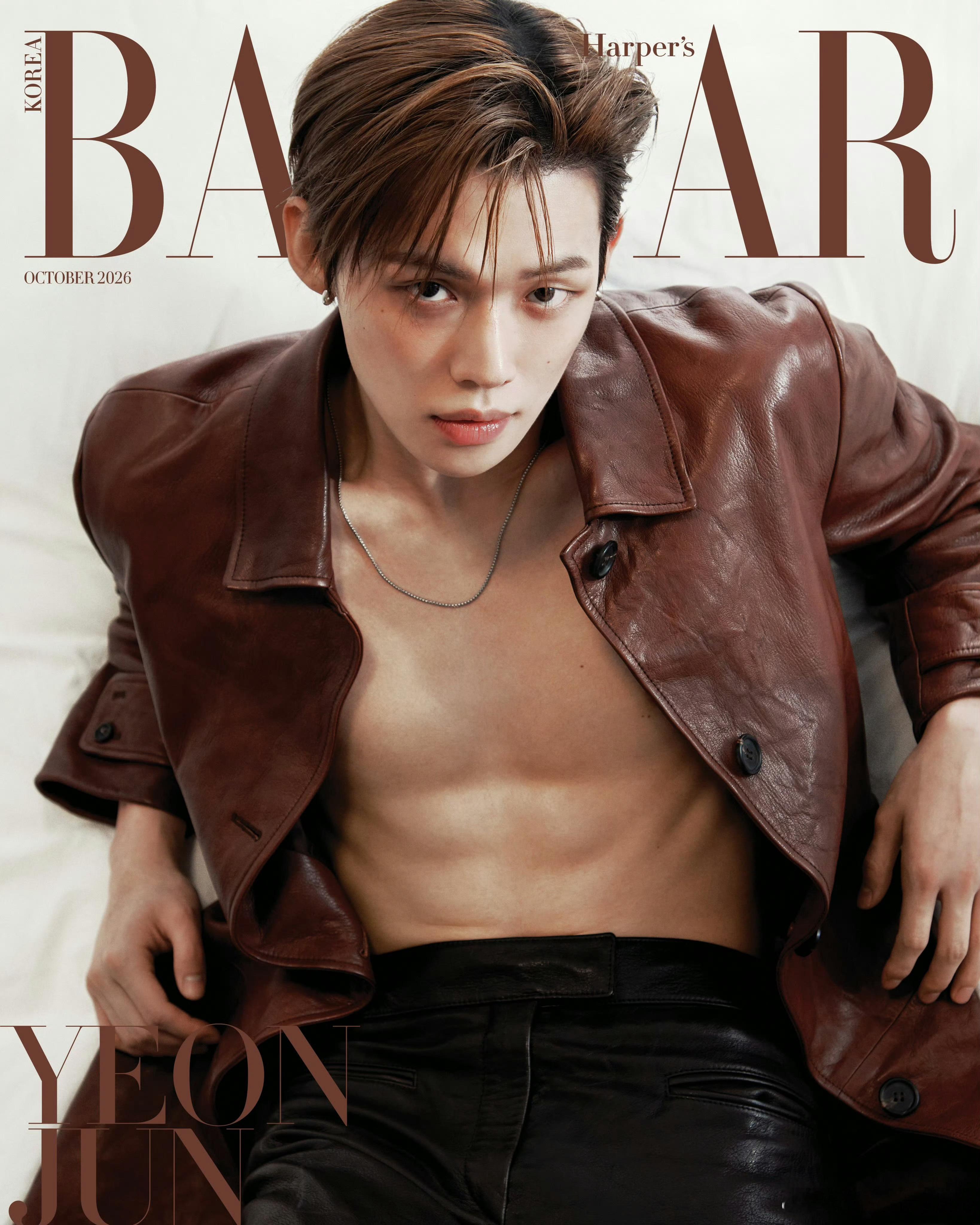 崔然竣登韩版Bazaar十月刊封面，与Miu Miu合作 ​​​