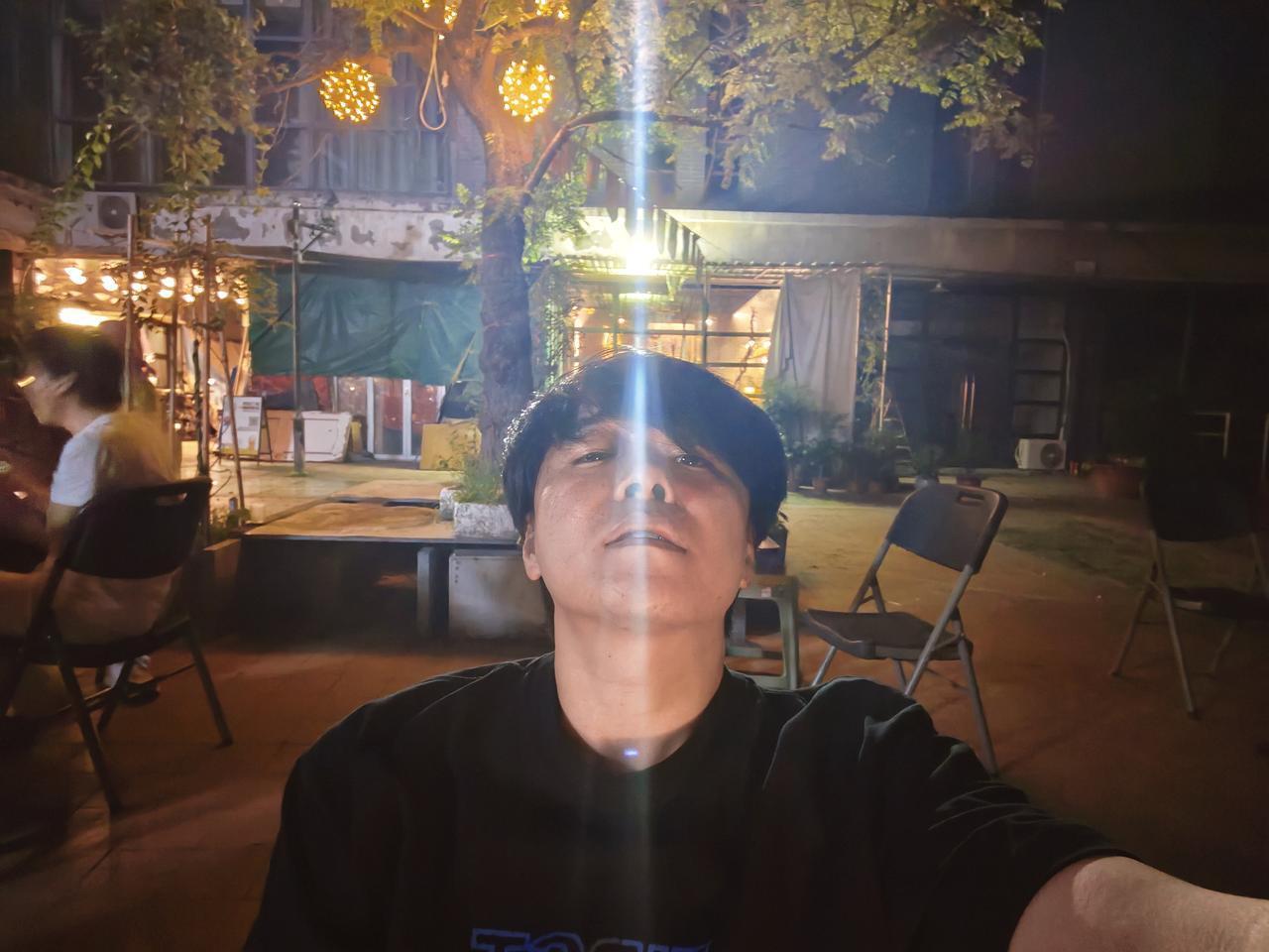 朋友找我聊天，我说最近忙疯了，9月都是活动。

小姐姐不屑的问我：苹果邀请你去美
