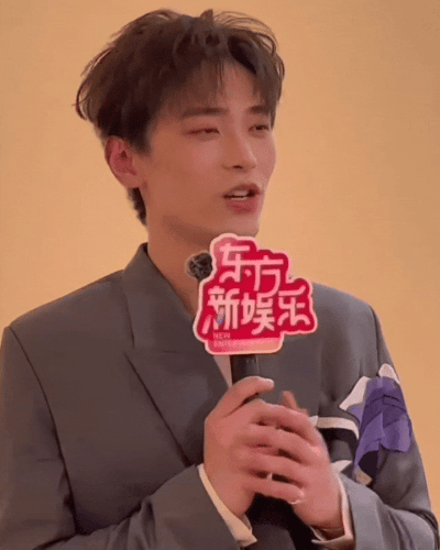 蔡淇追星黄晓明收获暖心鼓励蔡淇追星黄晓明成功谁能不羡慕蔡淇呀，勇敢说出对黄晓明的