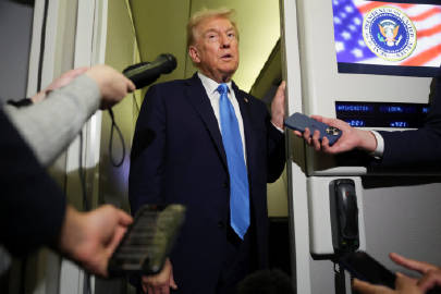 美国总统特朗普明确表示，若无法看到达成结束乌克兰冲突协议的前景，他将不...