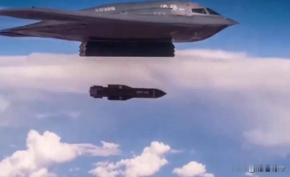 B-2隐形轰炸机震撼出击！首次空袭也门胡塞武装地下掩体！

今天，一项重大的军事