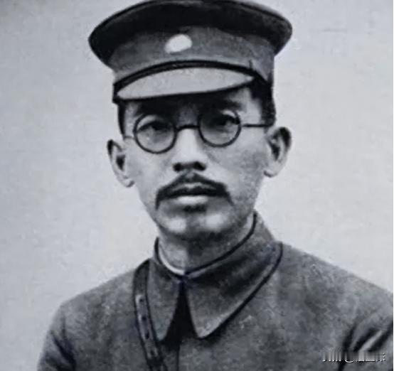 1927年11月，唐生智手下的师长张国威劝他下野，唐生智不动声色，将张国威骗到官