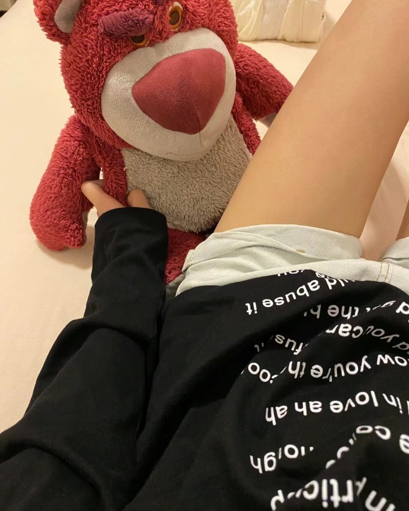 皮囊而已 看似快乐 其实都在硬撑 . ​​​