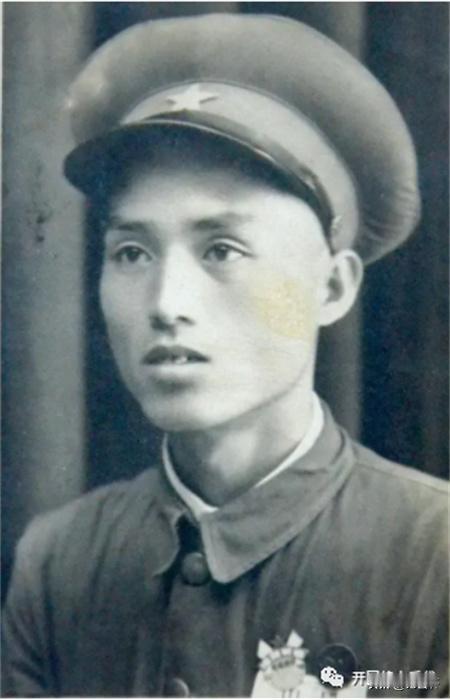 1942年，赵培宪被俘，日军捆住他的双手，把他押到训练场给新兵练刺刀，但被赵培宪