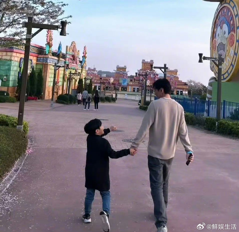 高梓淇女友被蔡琳感动哭爱的修学旅行 这段看得好暖心！蔡琳换位思考去体谅，一句话就