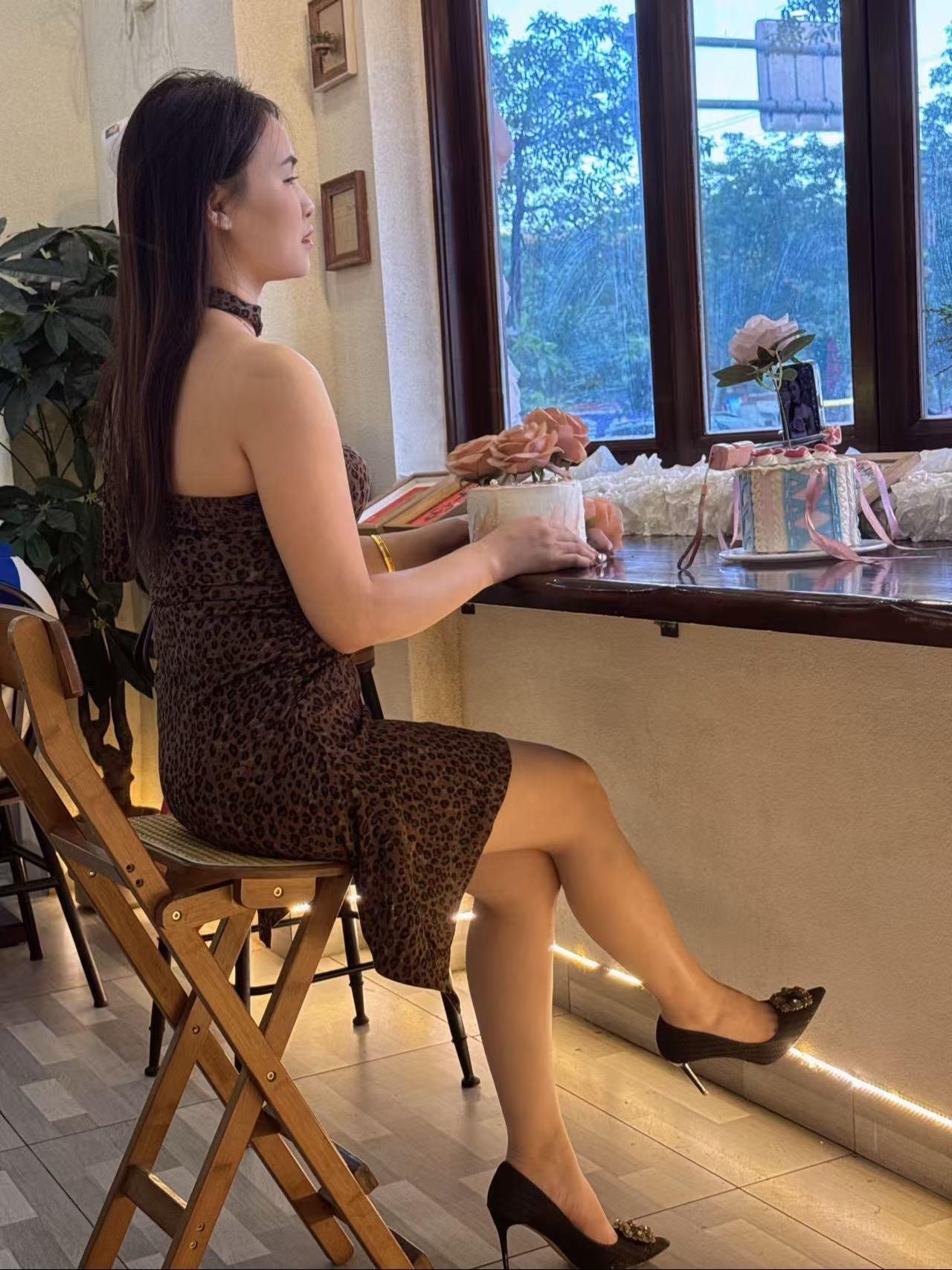 好大胆，半天不理我，仗着自己帅气和纨绔，竟敢如此对我