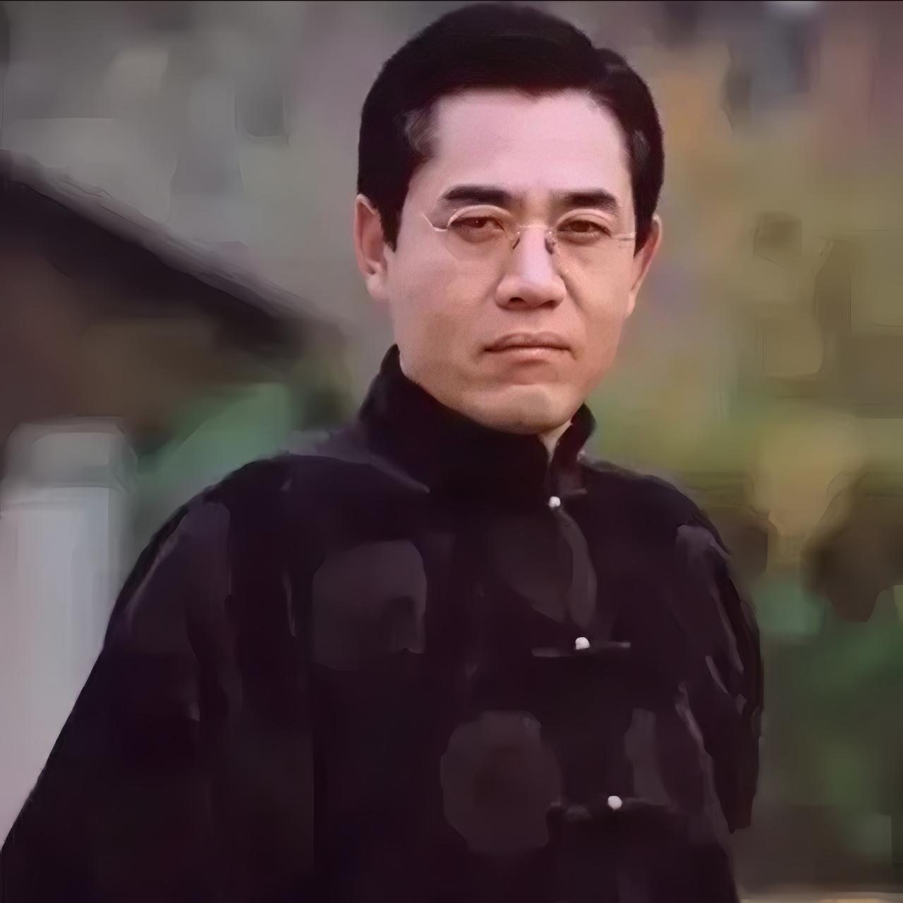 郭宝昌说当年《大宅门》选陈宝国来演他父亲的时候，下了很大的功夫。他看了陈宝国的好