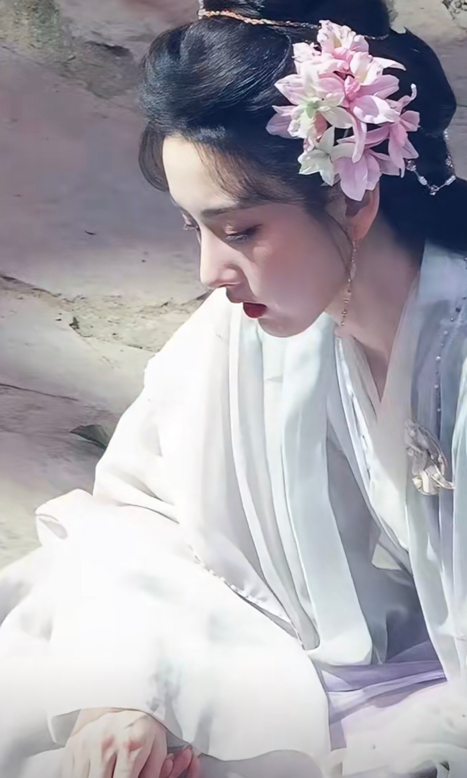 宋祖儿的侧脸太美了吧！又美又会演 ，每一个动作都很惊艳！ ​​​