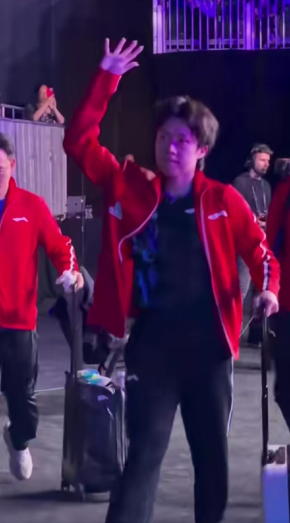 虽然有很多黑他的人，但是，有更多热爱他的人，会支持他，喜欢他！王楚钦1-3林德，