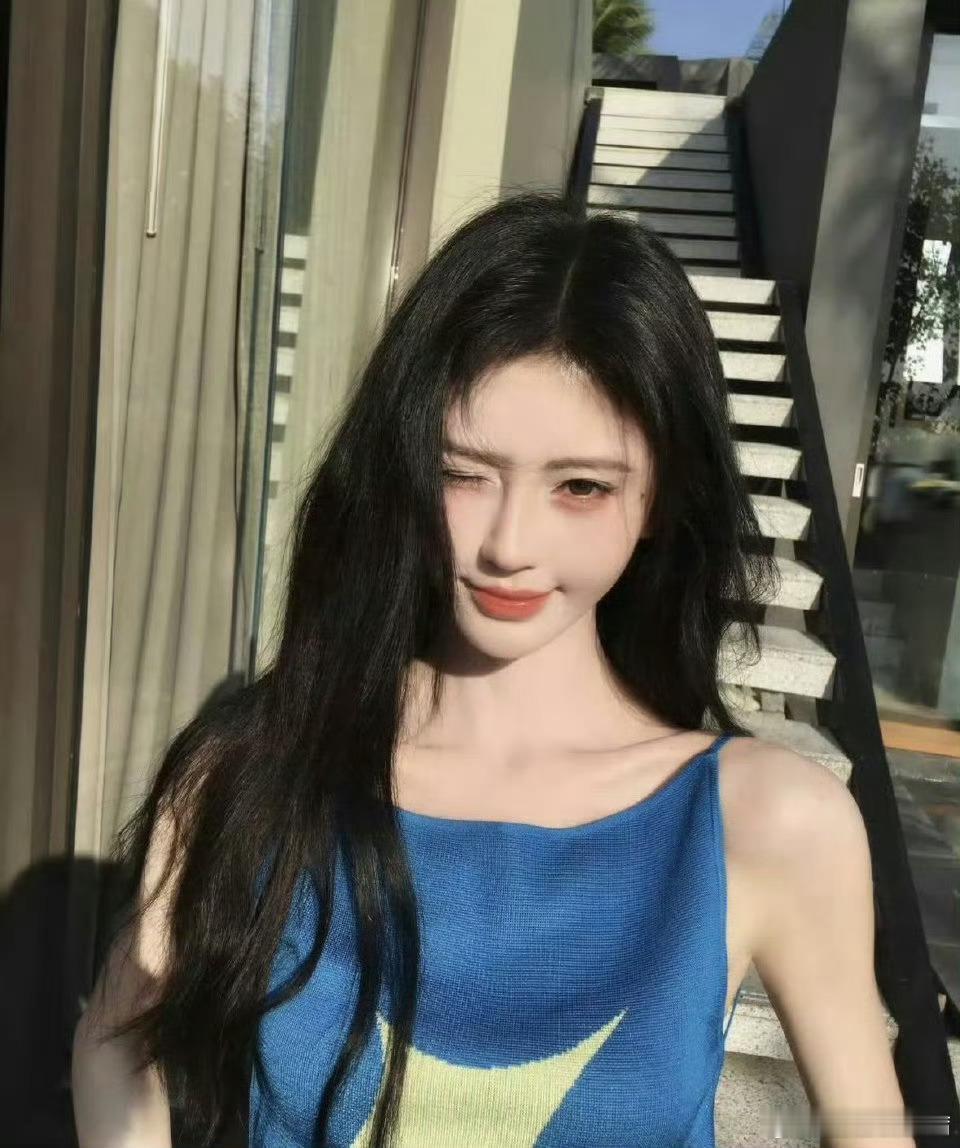 鞠婧祎ins更新如果下辈子让我脸长鞠婧祎那样 就算身材和鞠婧祎一样我也愿意！！ 