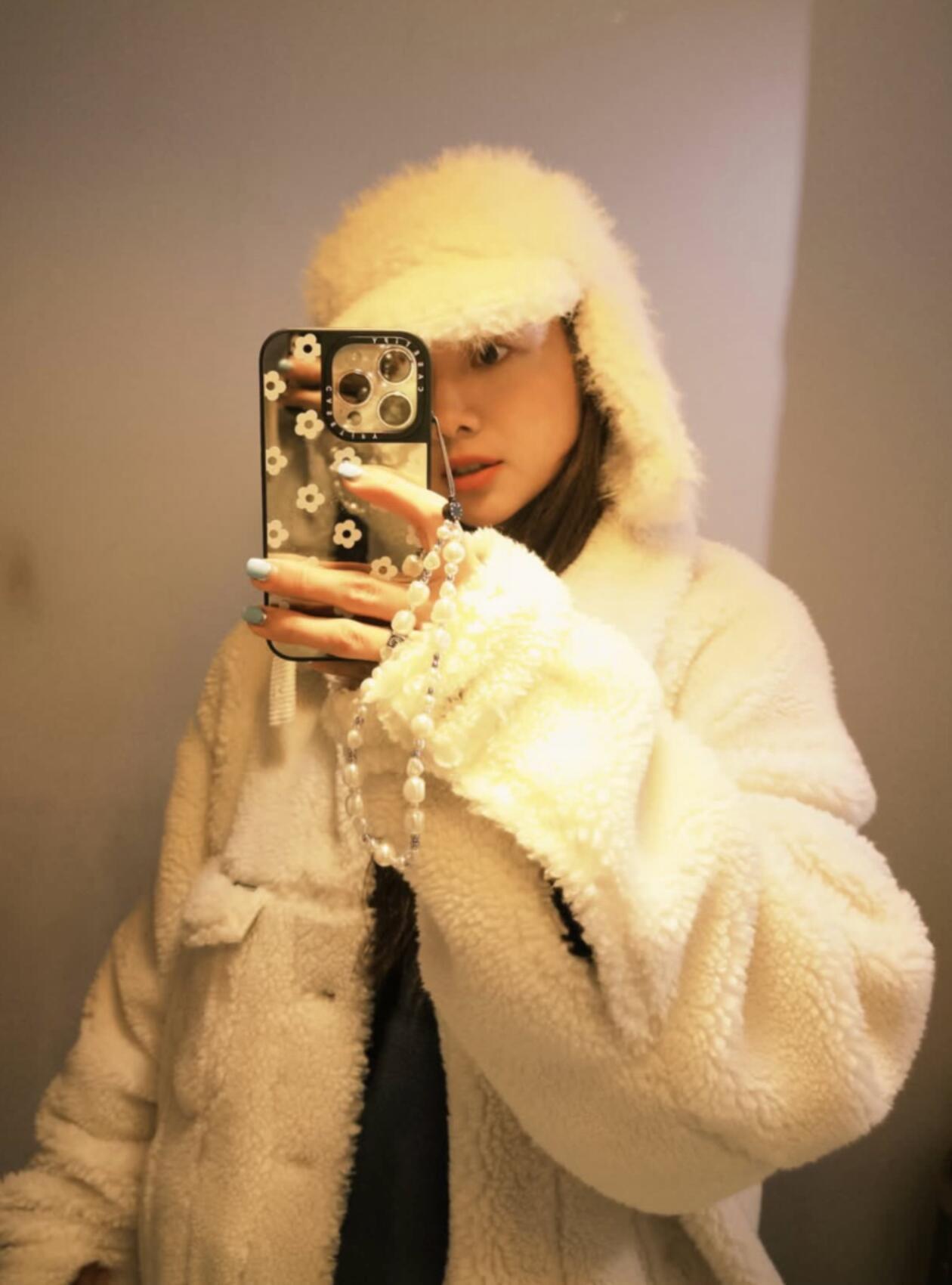 鬼鬼吴映洁分享和女儿的旅游照片 