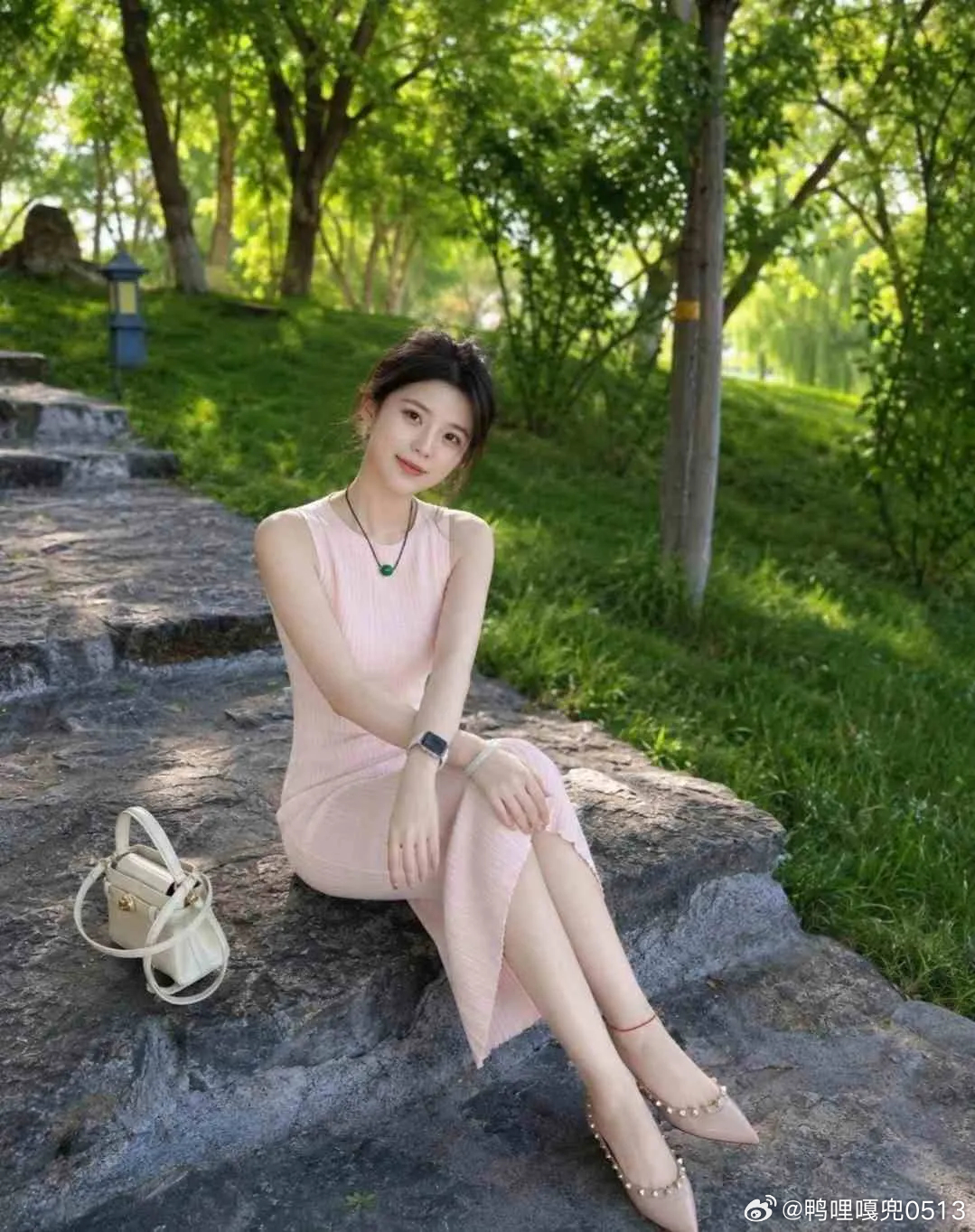 时尚穿搭今天穿什么ootd 浅色系简约商务穿搭 