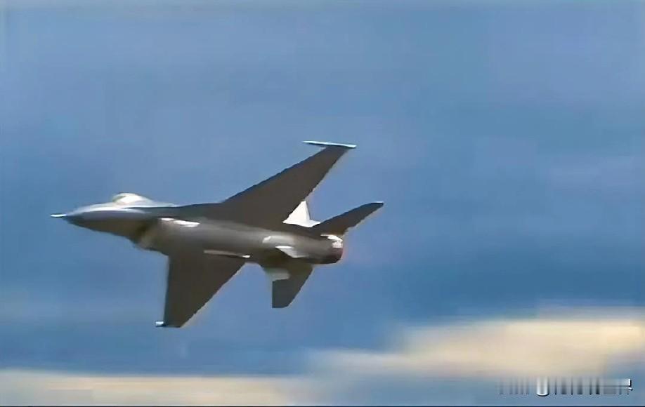 12月20日晚上的最新消息，速报，全都不容错过，第二条：泰国空袭边境赌场综合体，