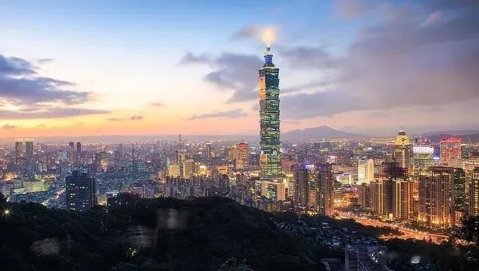 #台北算中国几线城市#这么幼稚的问题，台北是台湾的省会所在地，是台湾的经济、文化