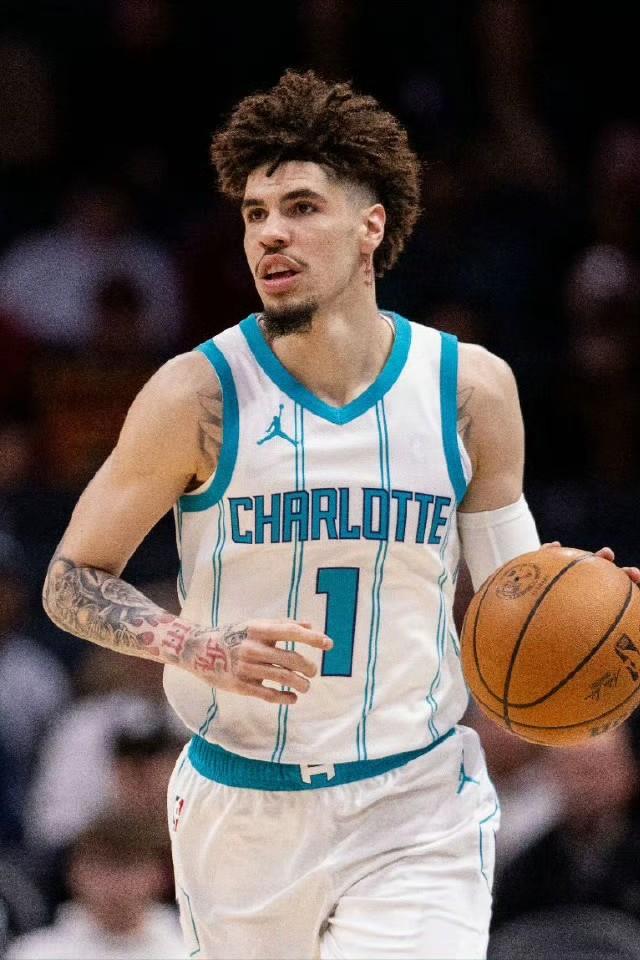 KellyIko：拉梅洛·鲍尔正式表示愿意交易离开夏洛特黄蜂队，管理层愿意交易。