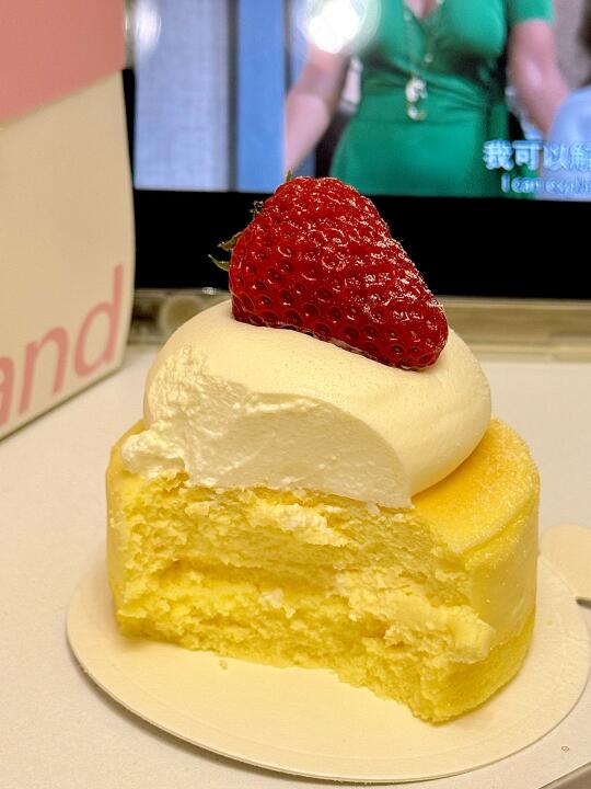 好利来的小蛋糕真的好吃么…？